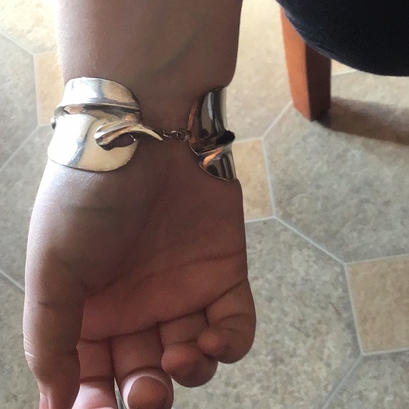 BEAUTIFUL BOLD STERLING SILVER BRACELET - Picture 2 of 6